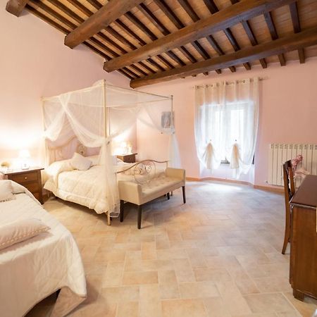 Albergo La Loggia Di San Martino Gualdo Tadino Luaran gambar