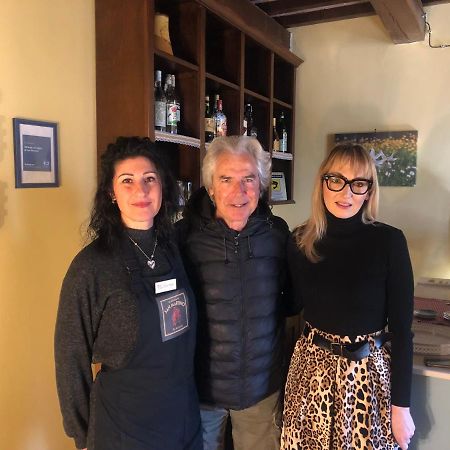 Albergo La Loggia Di San Martino Gualdo Tadino Luaran gambar