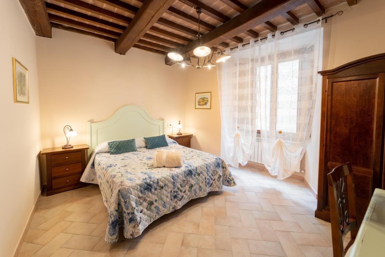 Albergo La Loggia Di San Martino Gualdo Tadino Luaran gambar