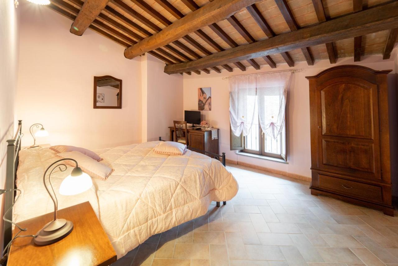 Albergo La Loggia Di San Martino Gualdo Tadino Luaran gambar
