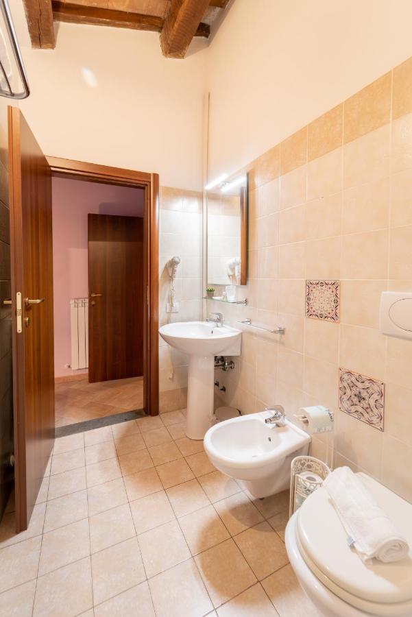 Albergo La Loggia Di San Martino Gualdo Tadino Luaran gambar