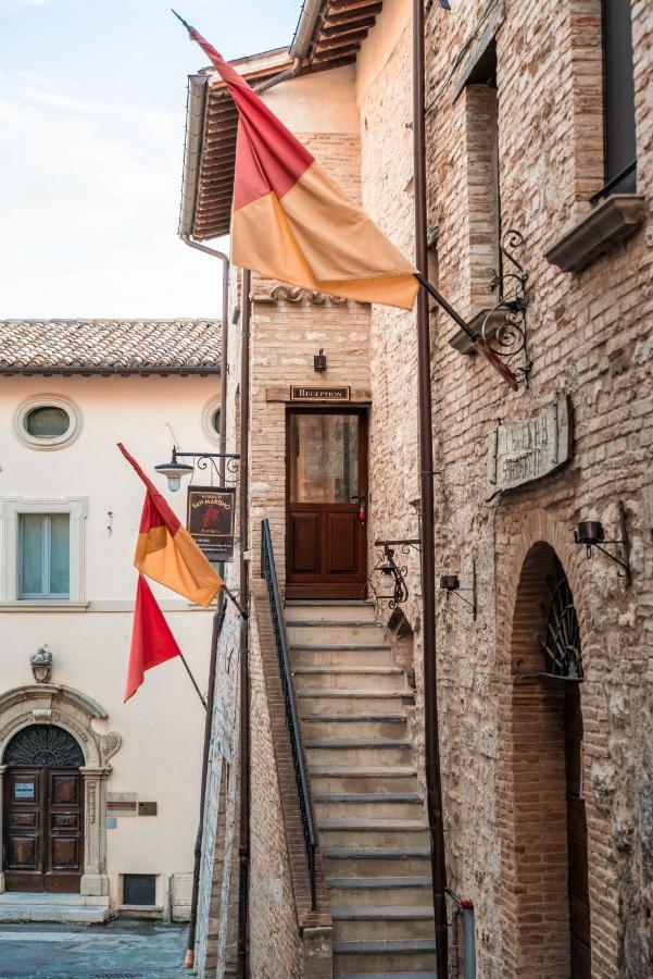 Albergo La Loggia Di San Martino Gualdo Tadino Luaran gambar
