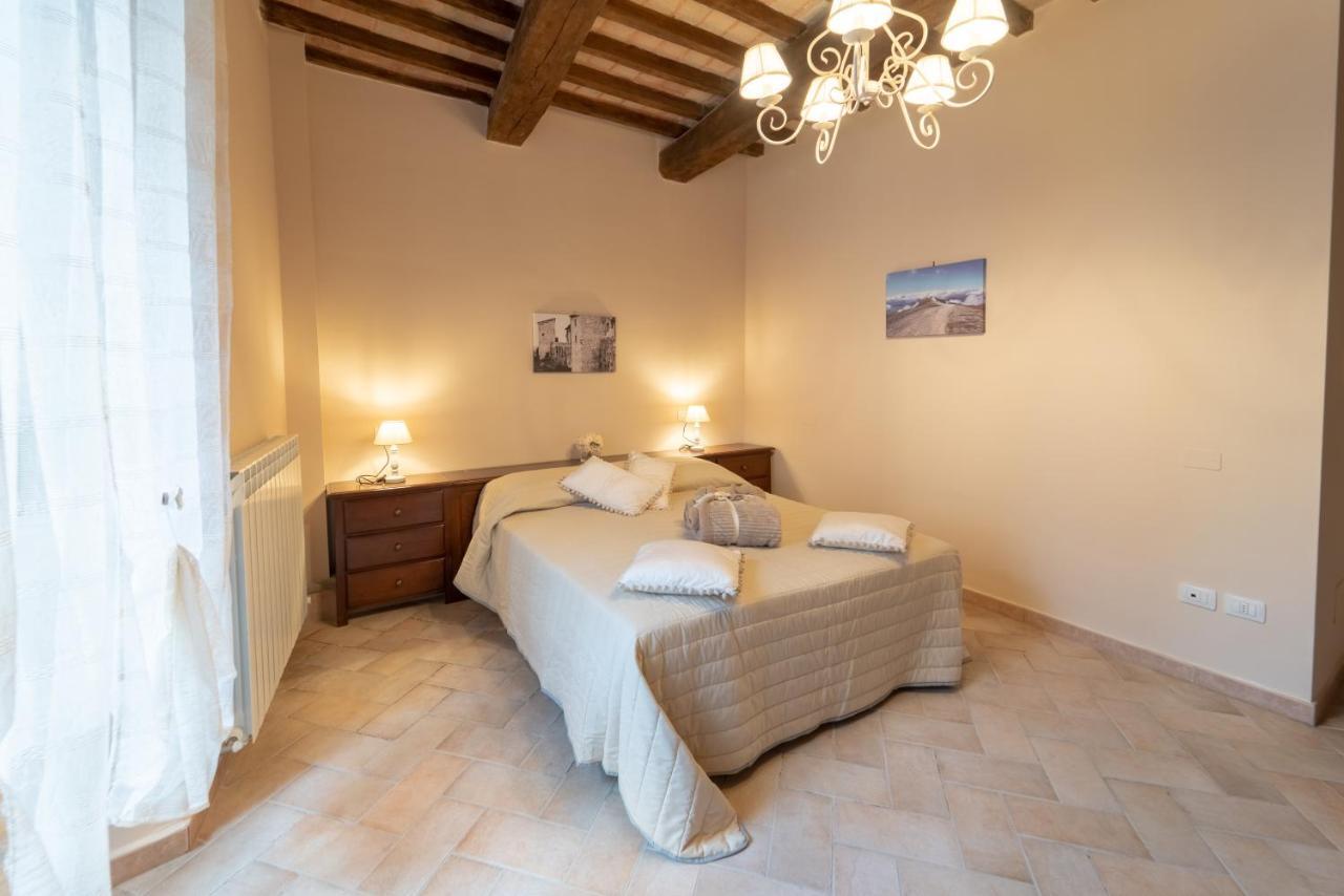 Albergo La Loggia Di San Martino Gualdo Tadino Luaran gambar