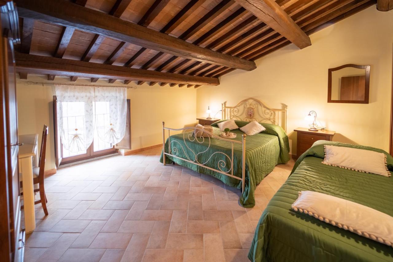 Albergo La Loggia Di San Martino Gualdo Tadino Luaran gambar