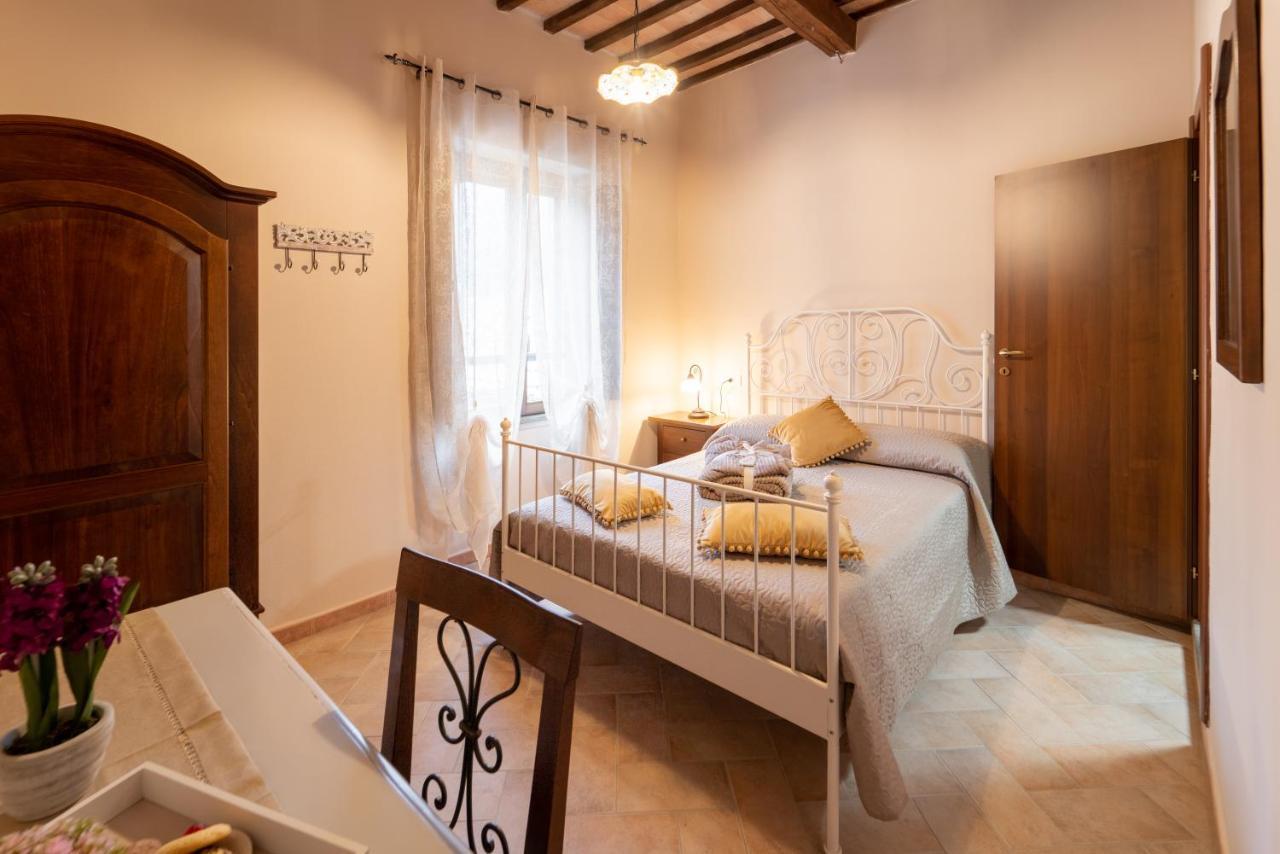Albergo La Loggia Di San Martino Gualdo Tadino Luaran gambar