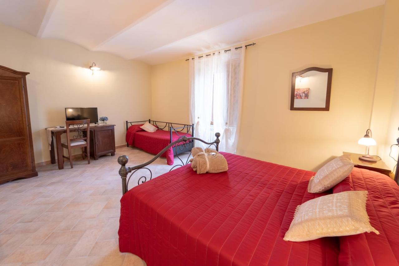 Albergo La Loggia Di San Martino Gualdo Tadino Luaran gambar