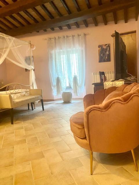 Albergo La Loggia Di San Martino Gualdo Tadino Luaran gambar